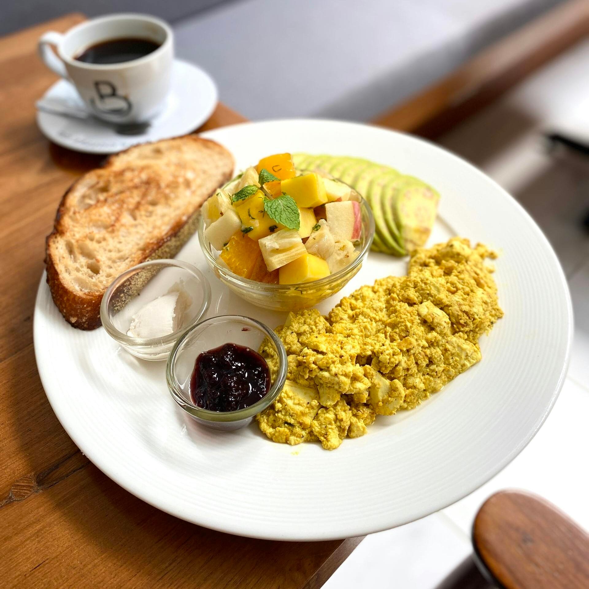 brouillade de tofu petit déjeuner végétarien