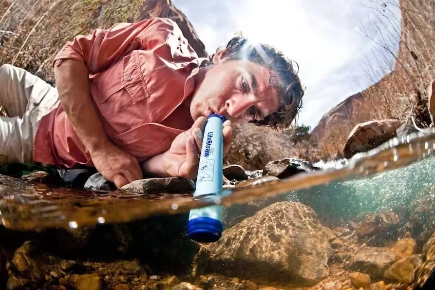 paille de survie lifestraw filtre à eau de survie
