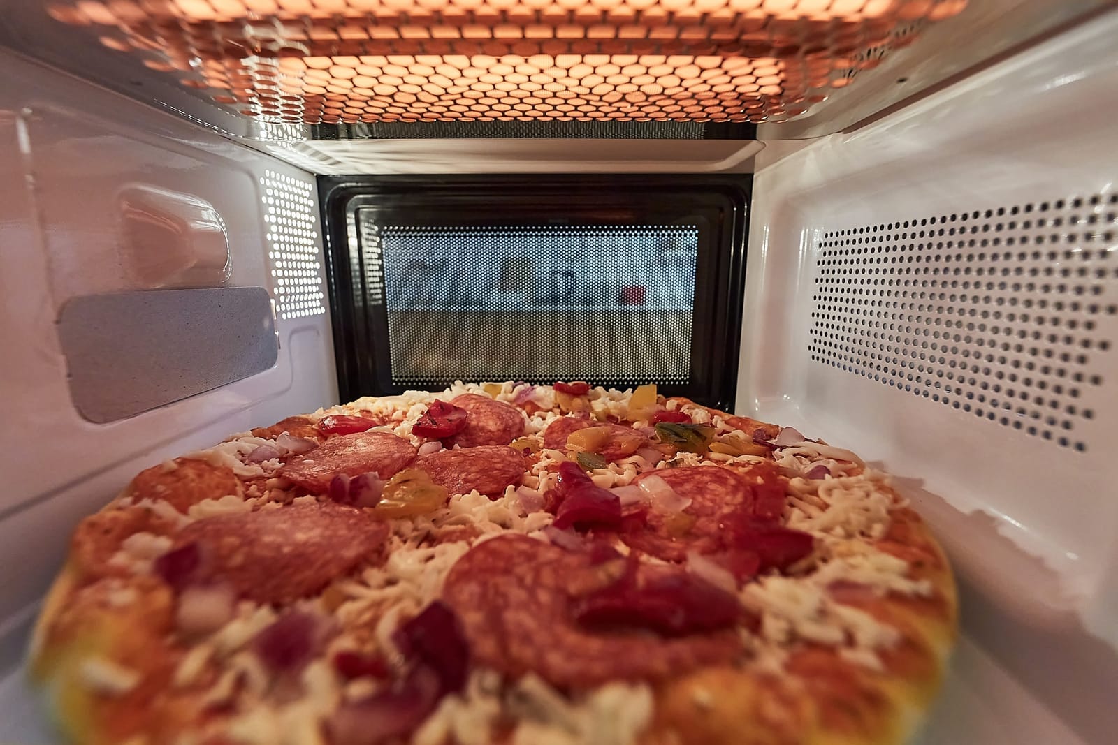 Comment réchauffer une pizza au four
