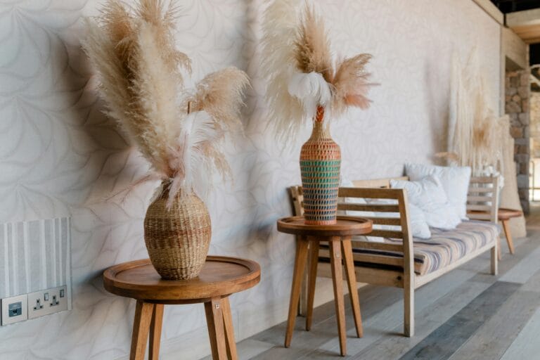 Comment choisir un papier peint pour un salon