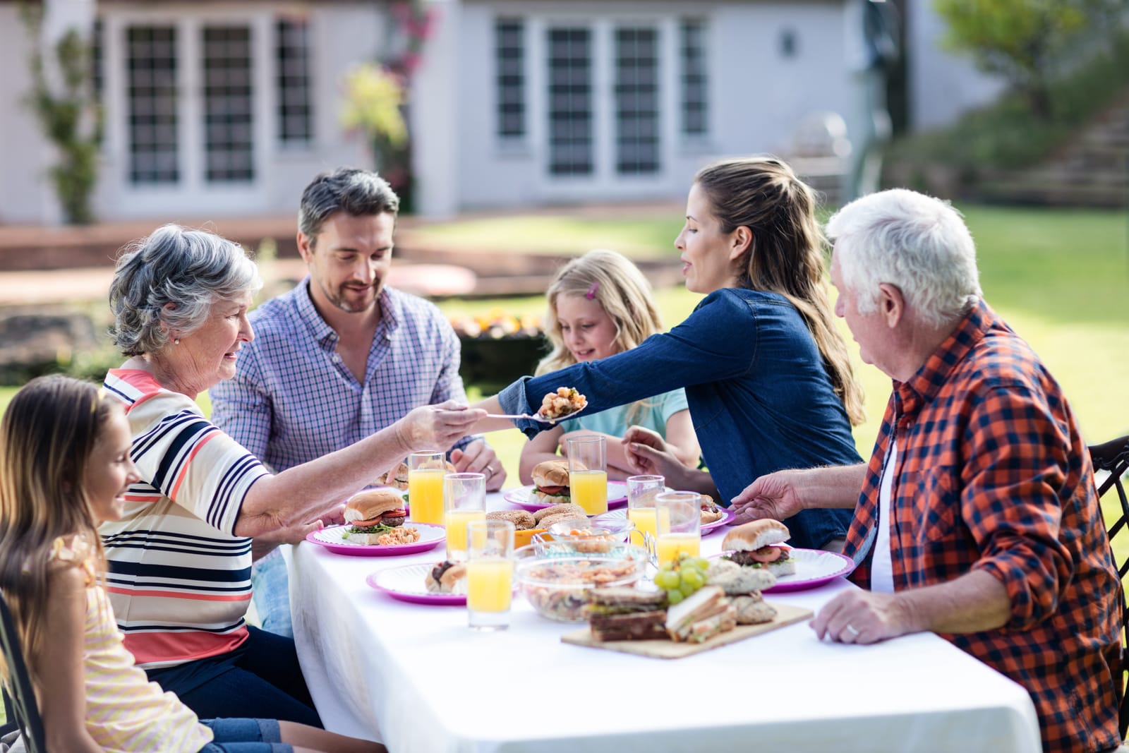 coin repas extérieur chaleureux